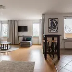 Fragola Old Town Apartment