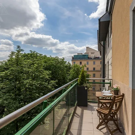 Fragola Old Town Apartment