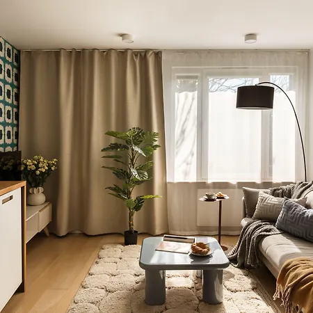 Fragola Old Town Apartment